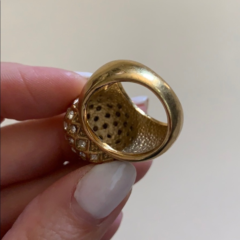 Elegant Gold Statement Ring Size 6 Fashion Jewelry - Picture 4 of 4